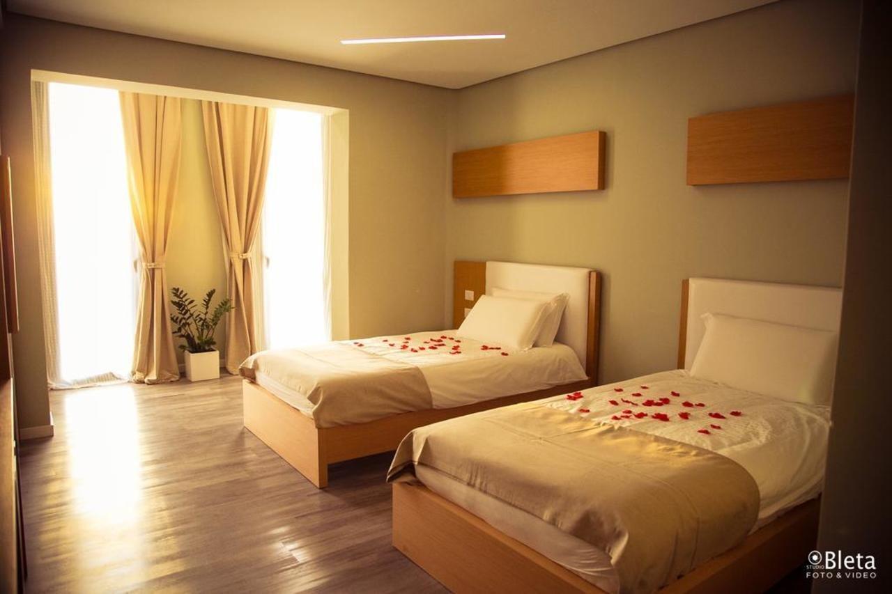 Hotel Bologna Vlorë Екстериор снимка