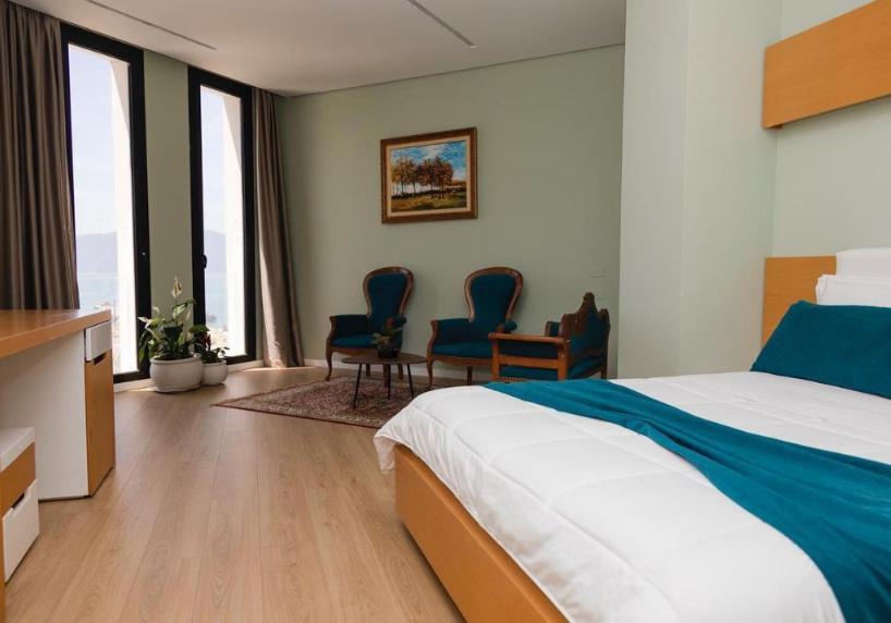 Hotel Bologna Vlorë Екстериор снимка