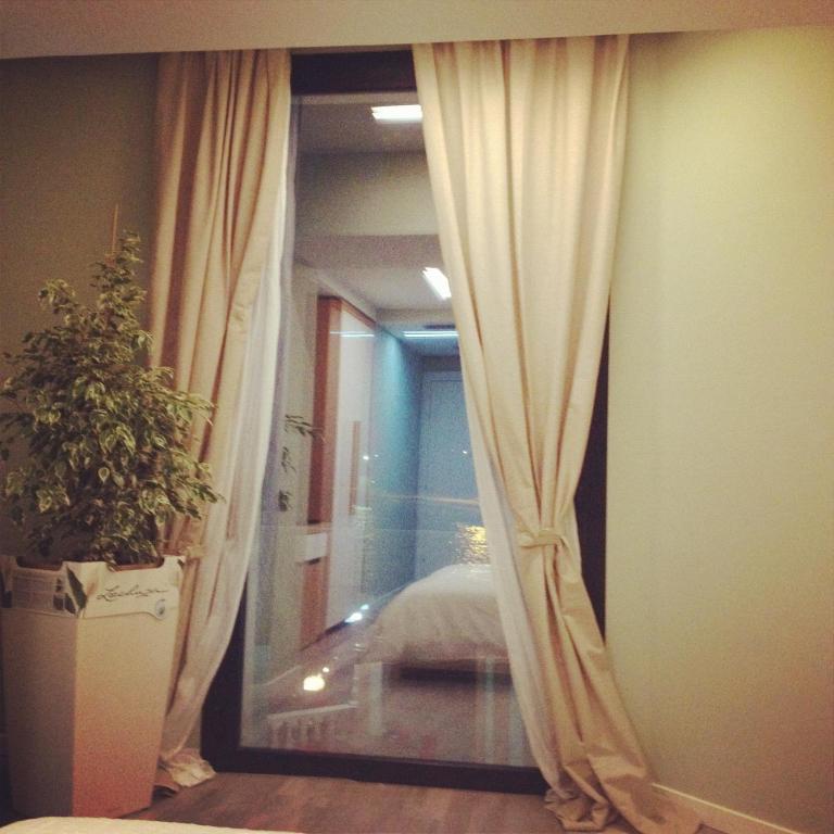 Hotel Bologna Vlorë Екстериор снимка
