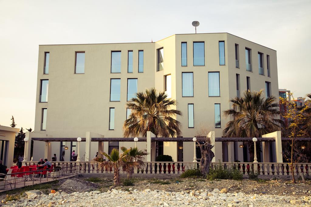 Hotel Bologna Vlorë Екстериор снимка