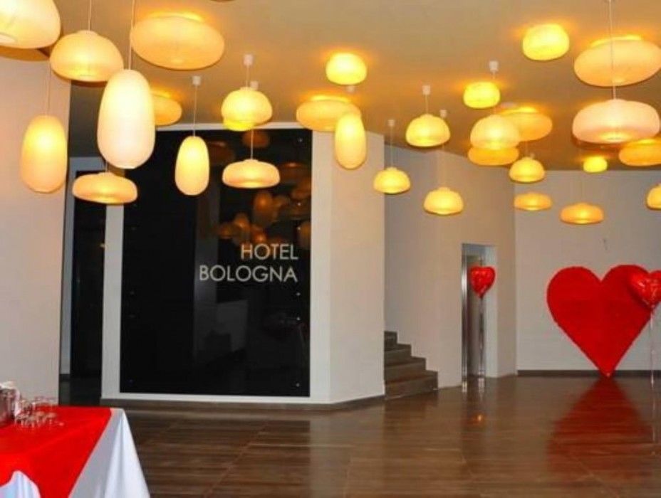 Hotel Bologna Vlorë Екстериор снимка